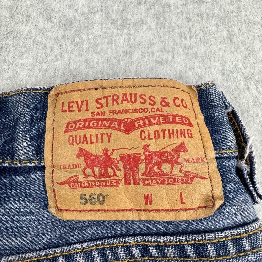 Levis 560 Comfort Fit Jeans Mens 46x33 Blue Medium Wash Relaxed Tapered Denim